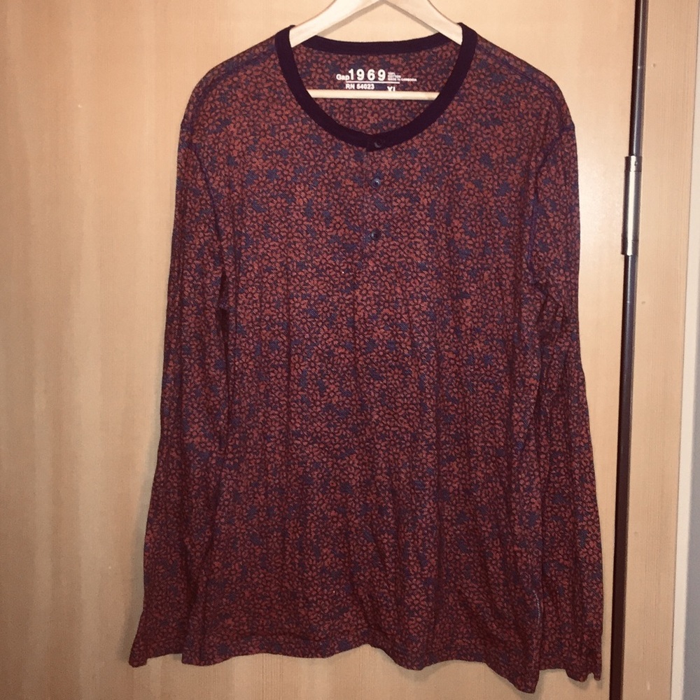 LONG SLEEVE 1/4 BUTTON SHIRT